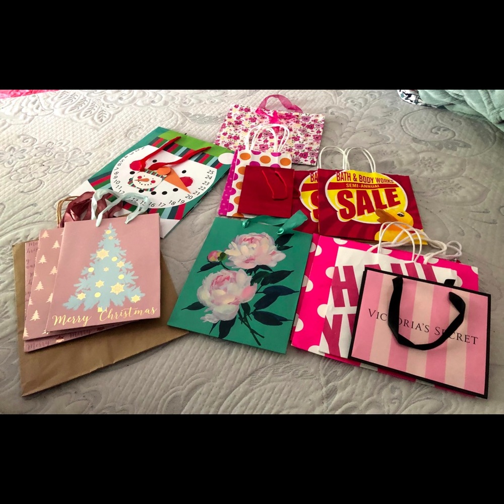 16 gift bags